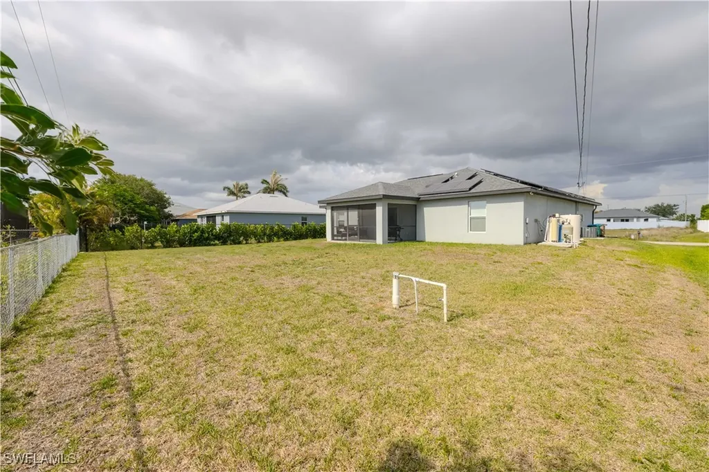 1818 NE 6th Place Cape Coral FL 33909