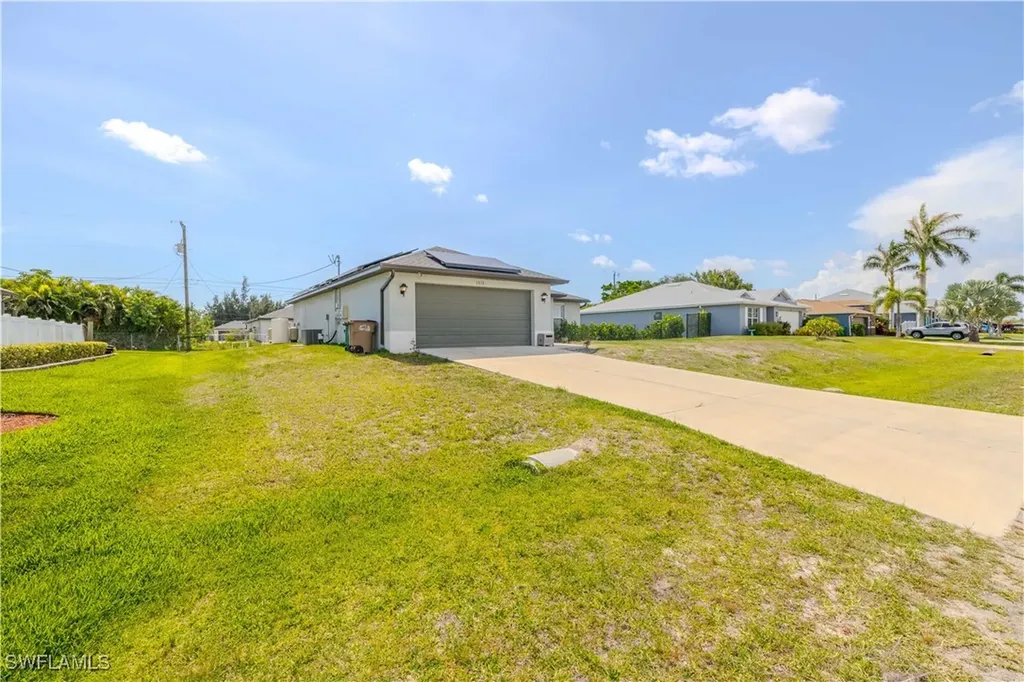 1818 NE 6th Place Cape Coral FL 33909