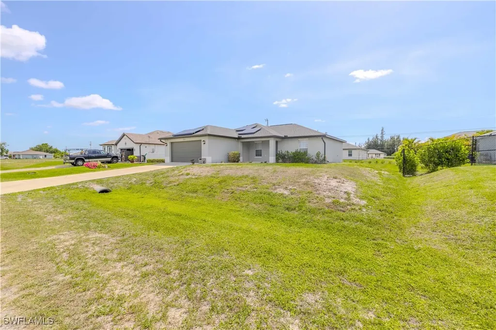 1818 NE 6th Place Cape Coral FL 33909