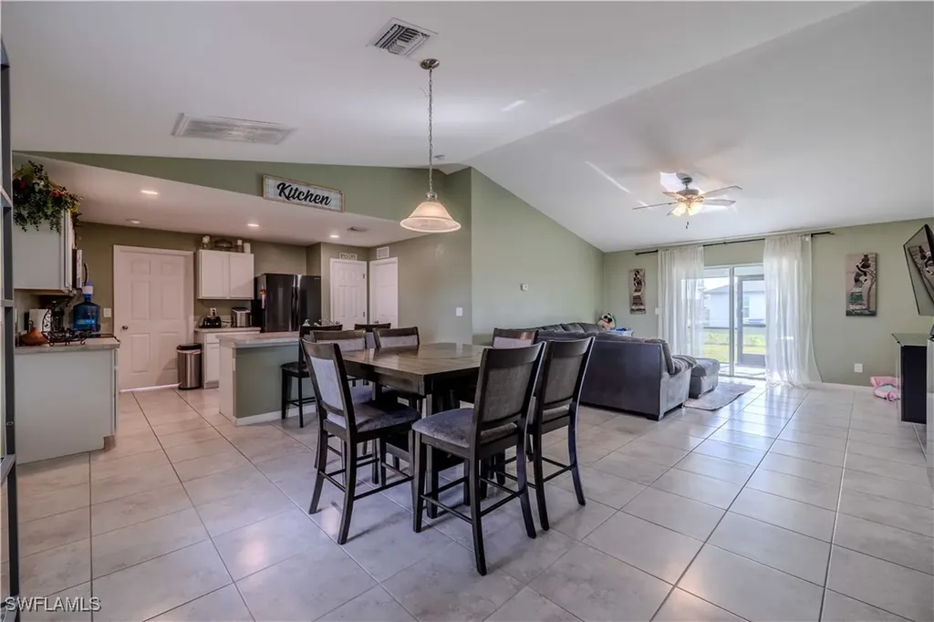 1818 NE 6th Place Cape Coral FL 33909