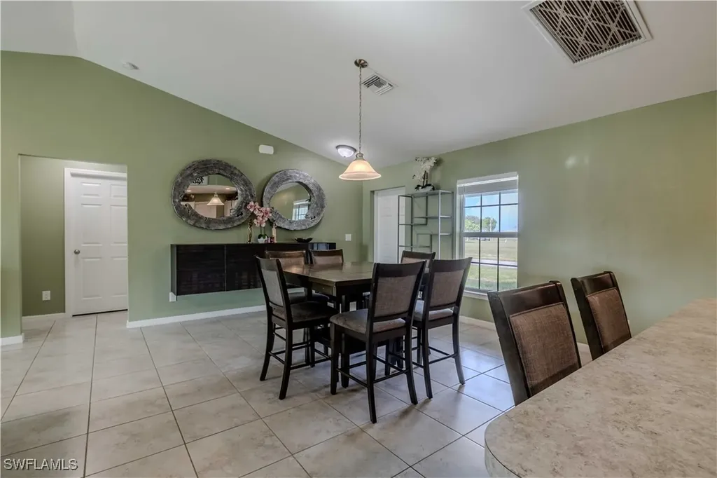 1818 NE 6th Place Cape Coral FL 33909