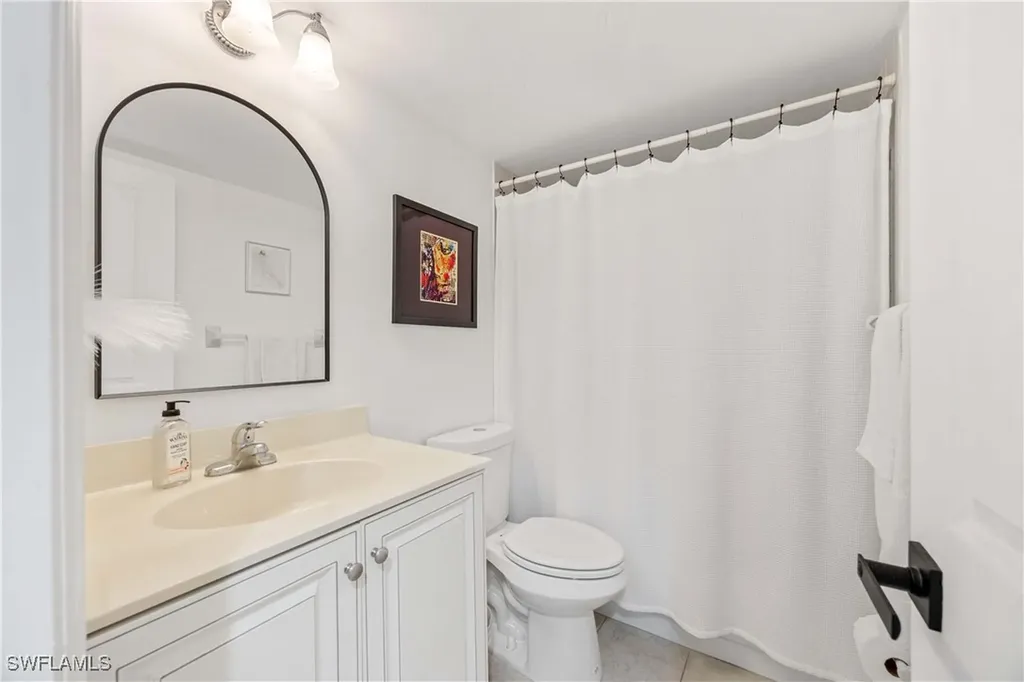 4241 Chantelle Drive Naples FL 34112