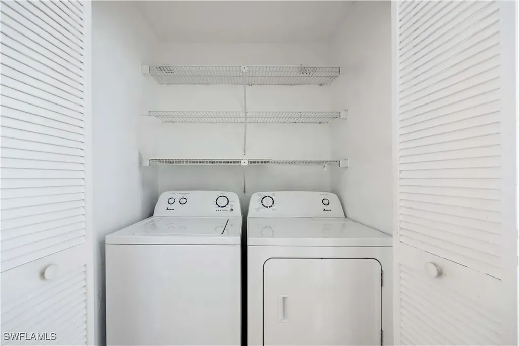 4241 Chantelle Drive Naples FL 34112