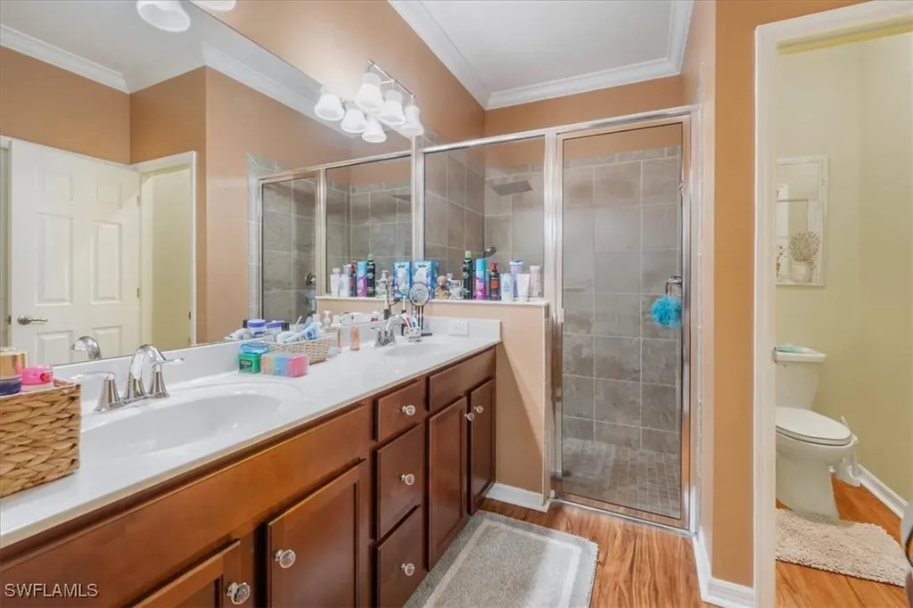 9052 Glenforest Drive Naples FL 34120
