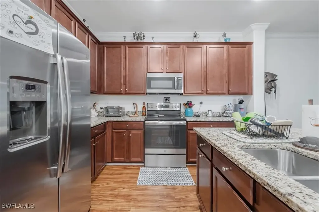 9052 Glenforest Drive Naples FL 34120