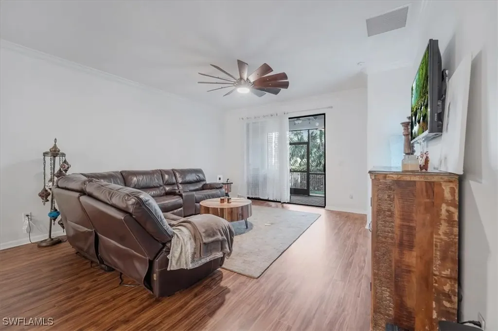 9052 Glenforest Drive Naples FL 34120