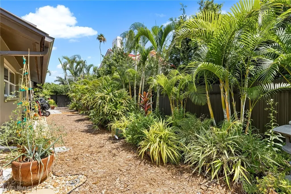 5631 Shaddelee Lane W Fort Myers FL 33919-2542