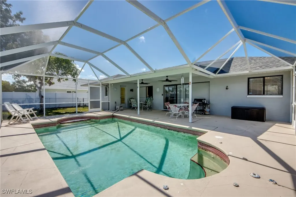 301 SW 32nd Terrace Cape Coral FL 33914