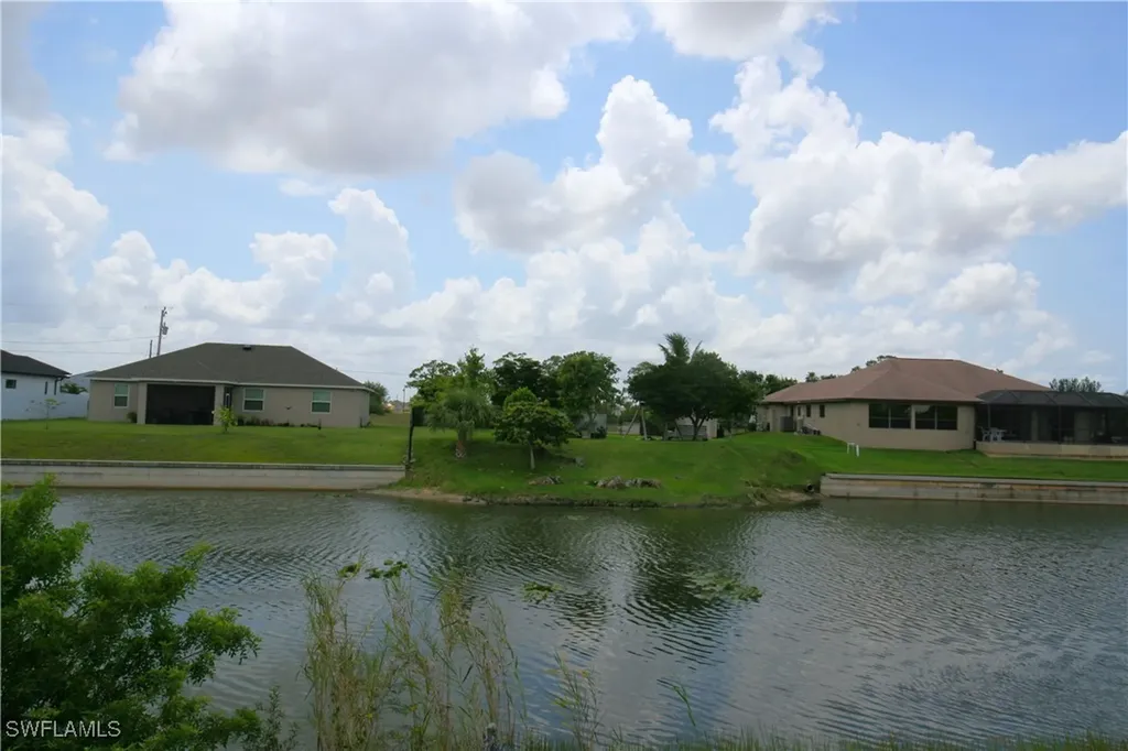 619 NE 5th Avenue Cape Coral FL 33909