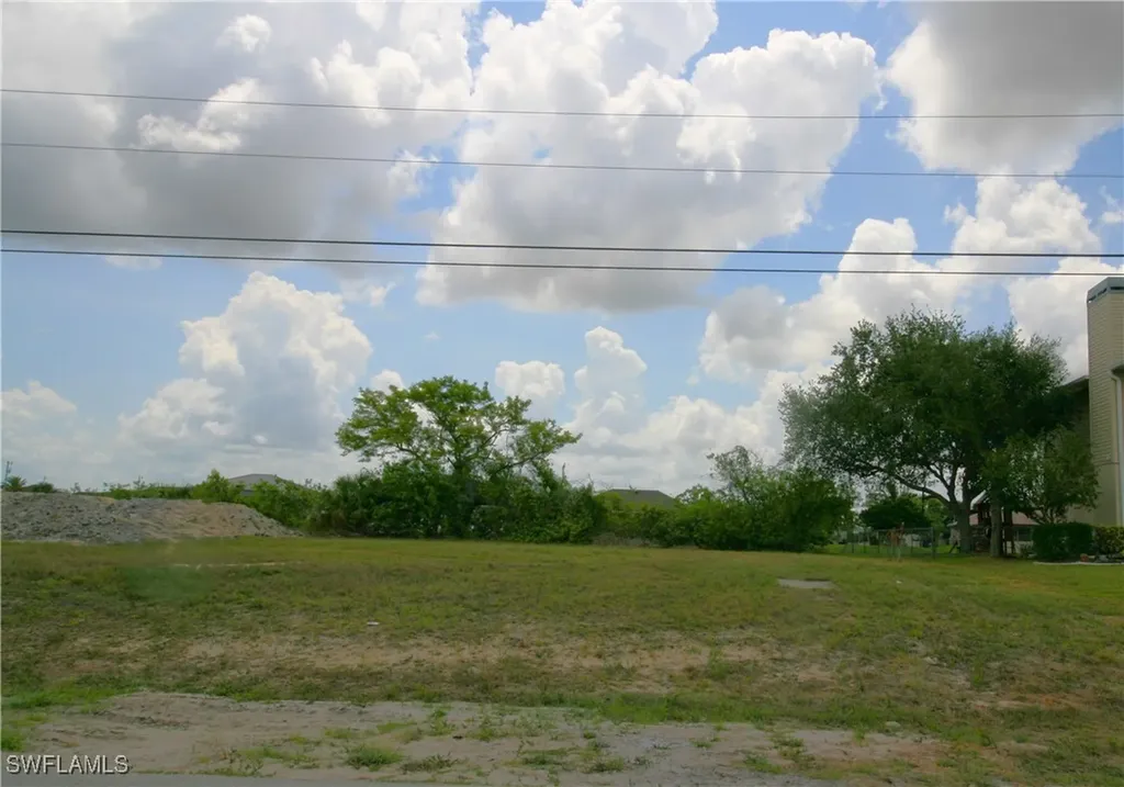 619 NE 5th Avenue Cape Coral FL 33909