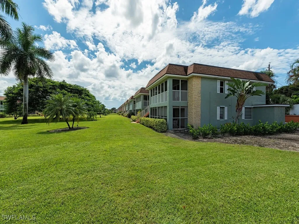1400 Pompei Lane Naples FL 34103