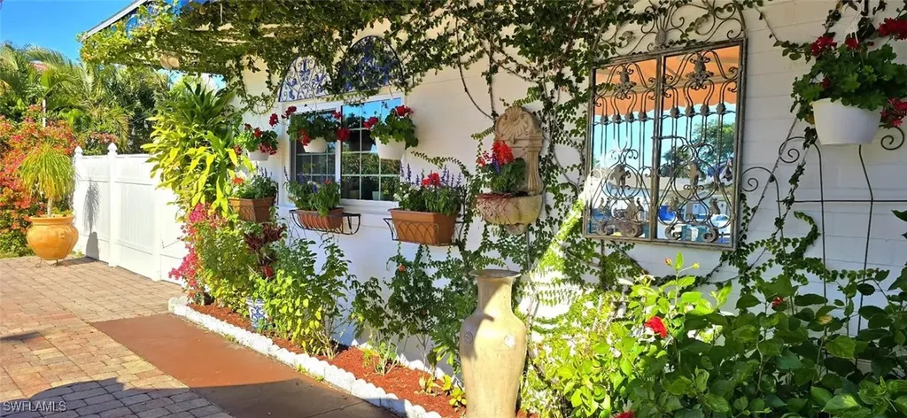 Naples FL 34104