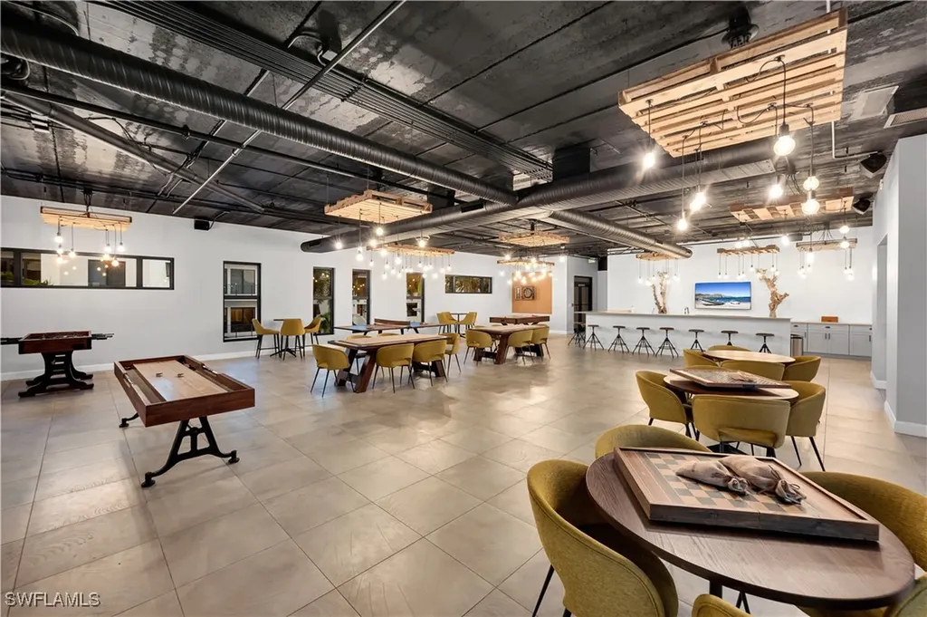1115 Central Avenue Naples FL 34102