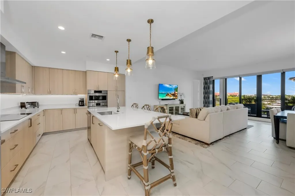 1115 Central Avenue Naples FL 34102