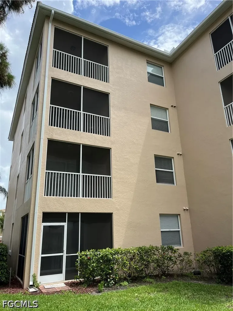 8450 Kingbird Loop Estero FL 33967