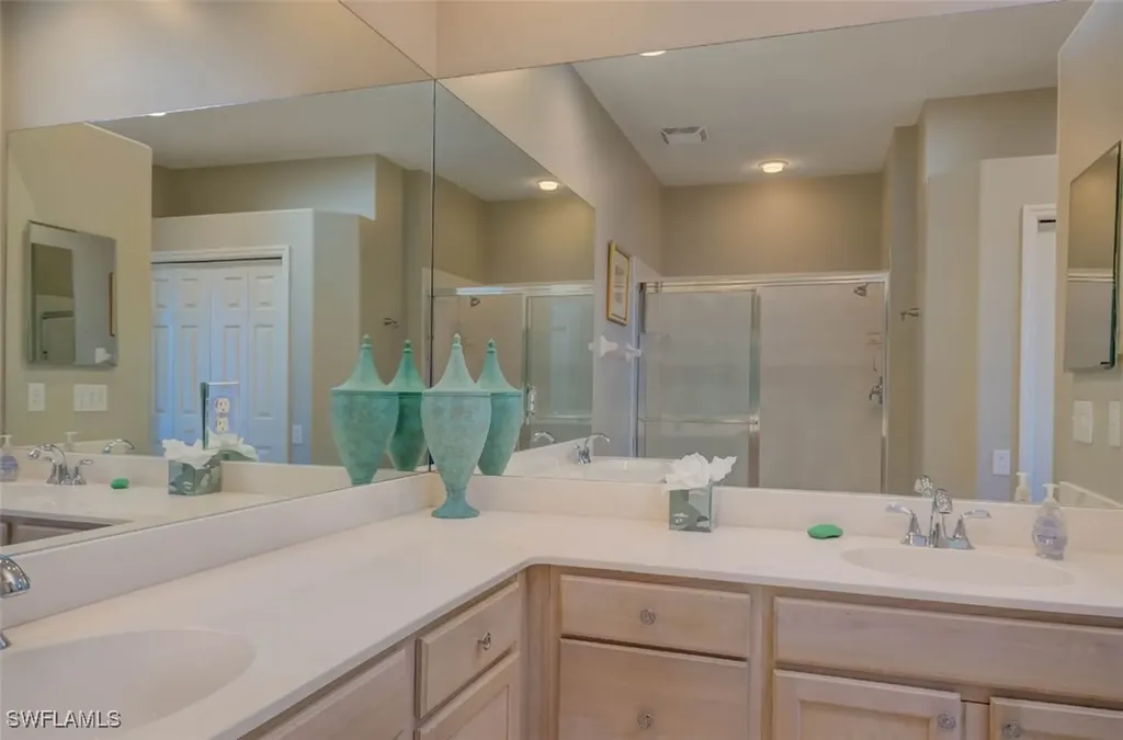 8223 Parkstone Place Naples FL 34120