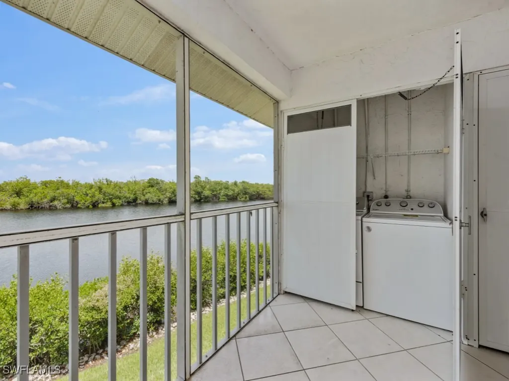 1315 Mainsail Drive Naples FL 34114