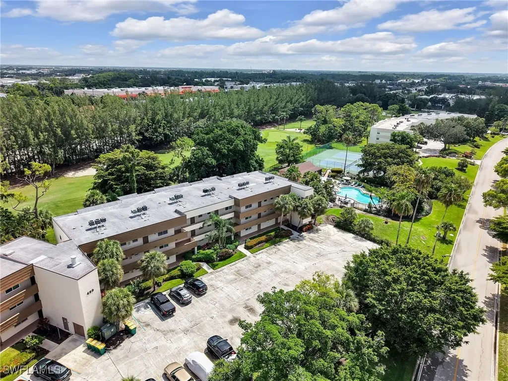 499 Forest Lakes Boulevard Naples FL 34105