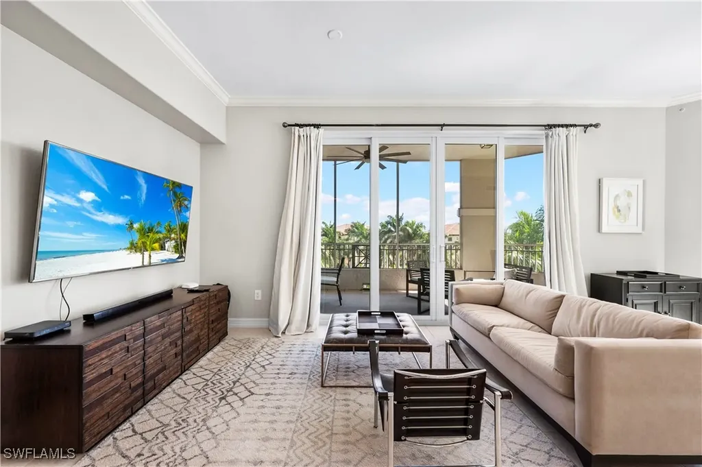 2738 Tiburon Boulevard E Naples FL 34109