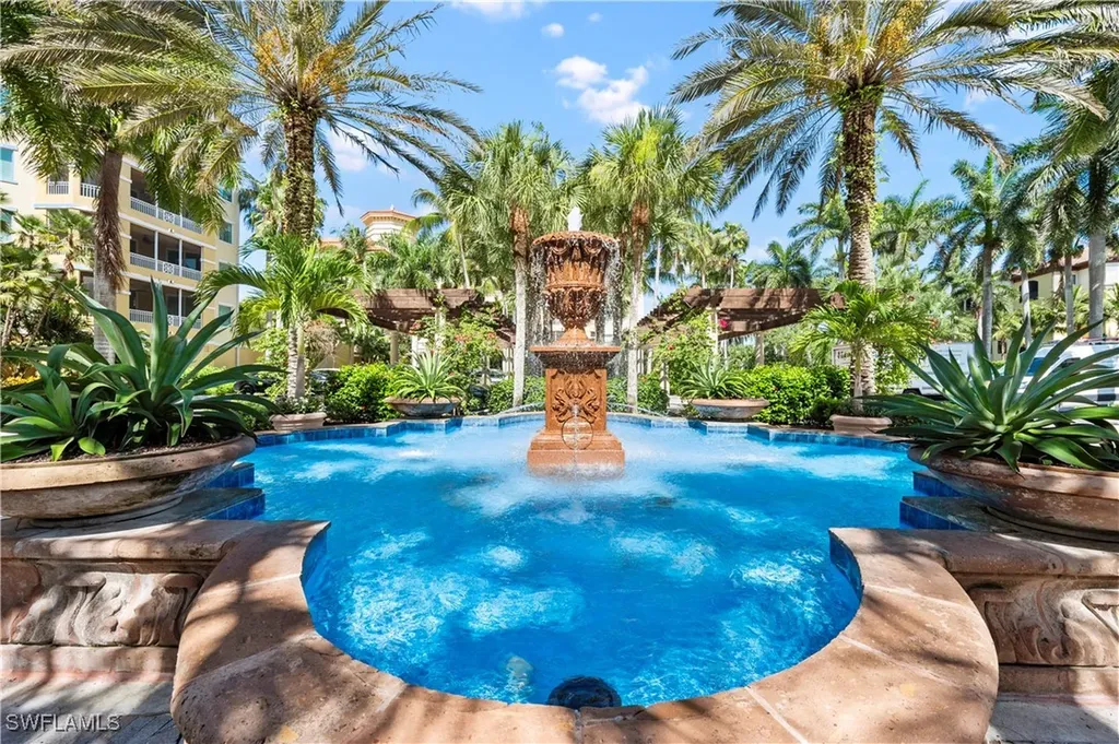 2738 Tiburon Boulevard E Naples FL 34109