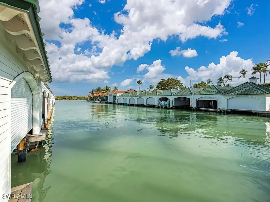 61 Cove Lane Naples FL 34102