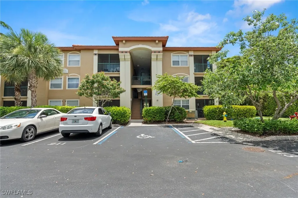 8851 Colonnades Court W Bonita Springs FL 34135