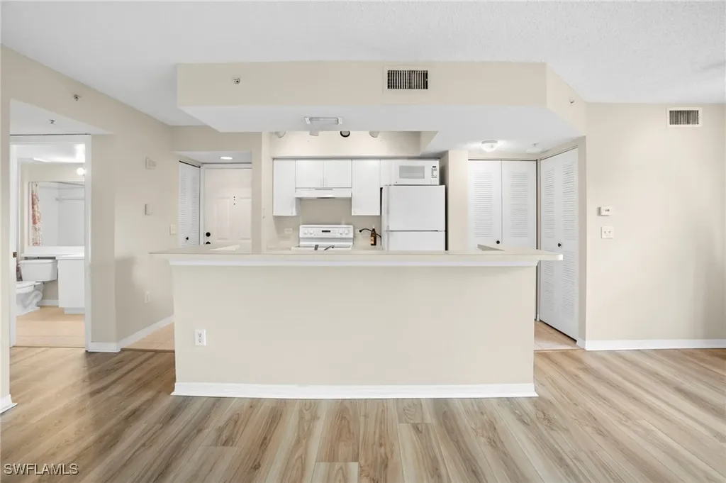 8851 Colonnades Court W Bonita Springs FL 34135
