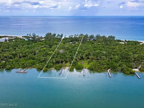 10305 Keewaydin Naples FL 34113