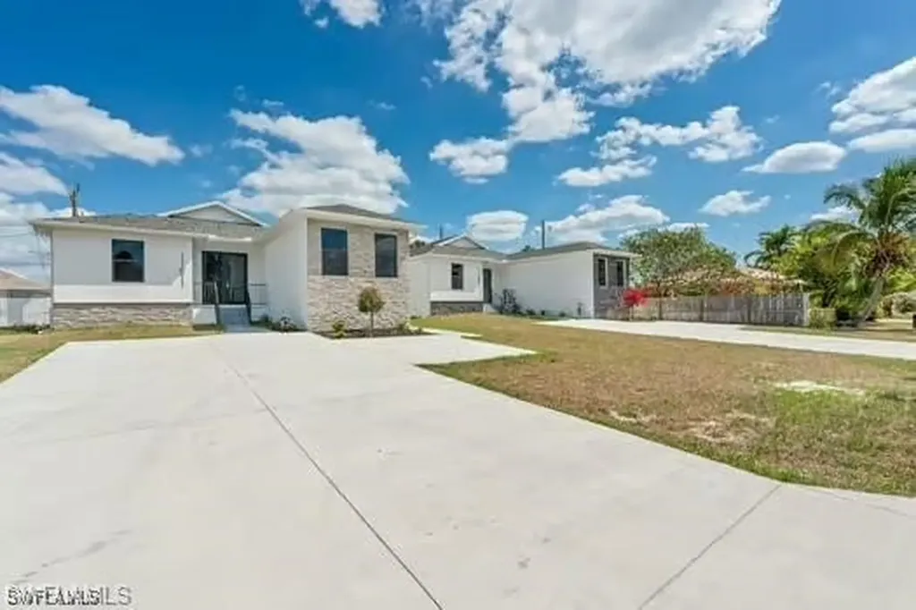 11671 Pawley Avenue Bonita Springs FL 34135