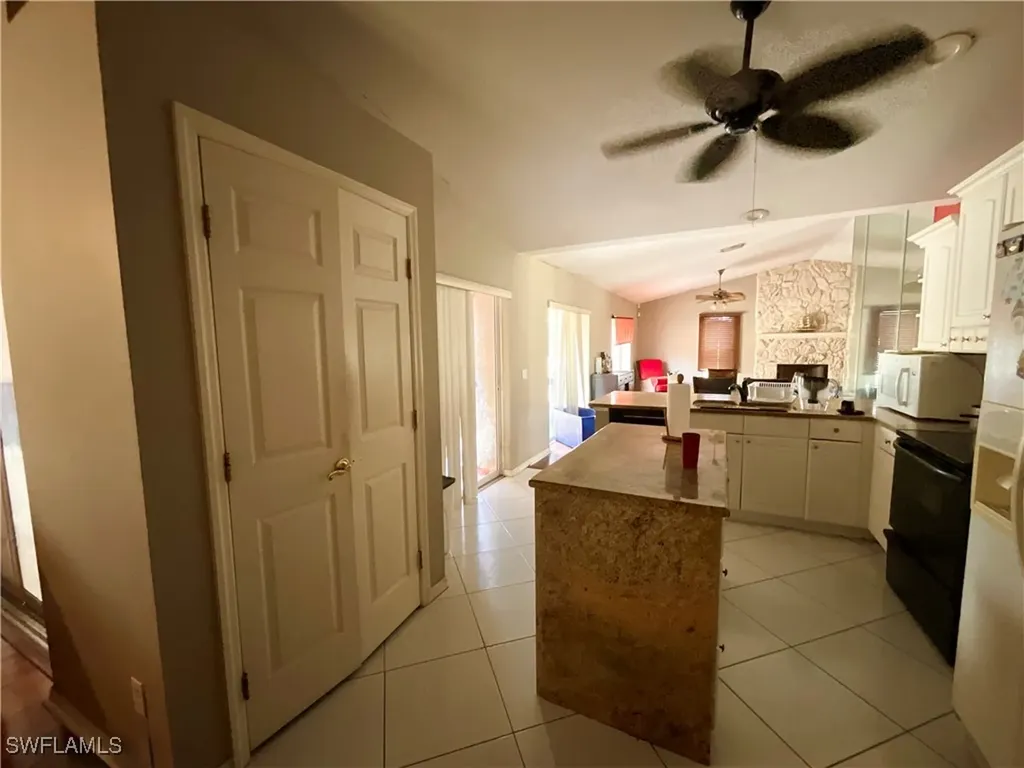 2117 SE 9th Terrace Cape Coral FL 33990