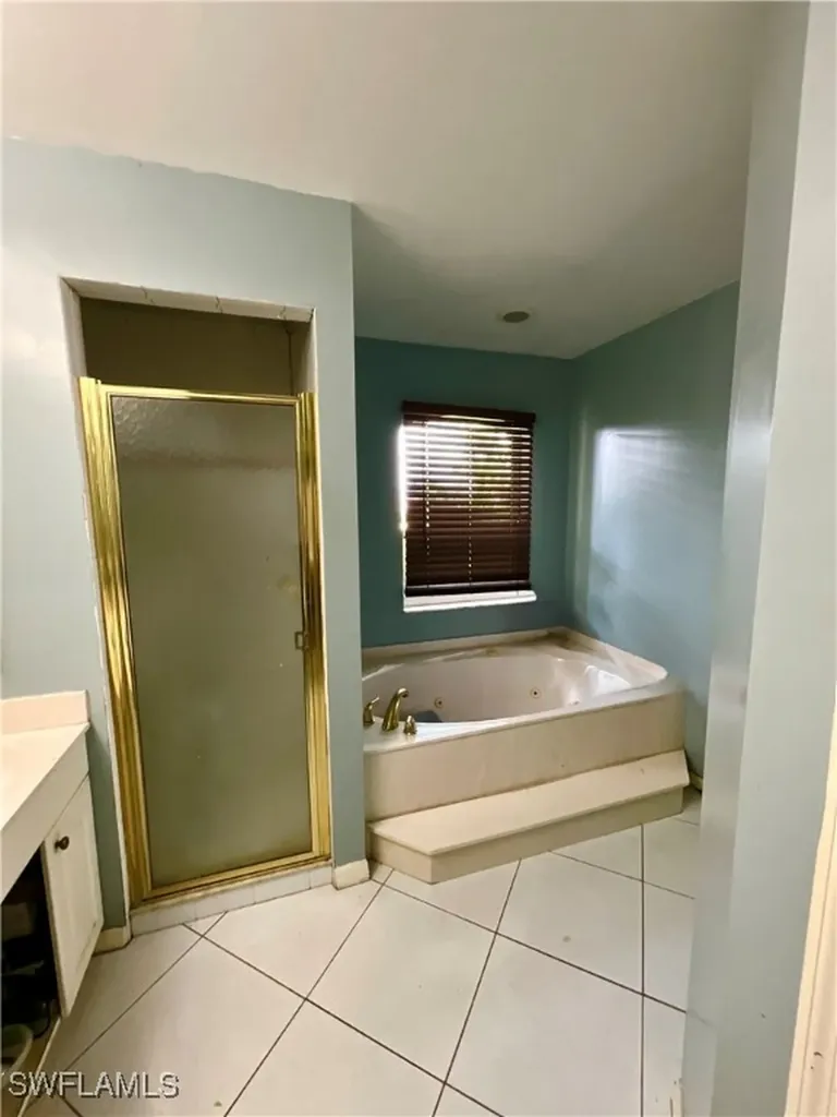 2117 SE 9th Terrace Cape Coral FL 33990