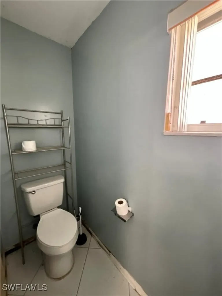 2117 SE 9th Terrace Cape Coral FL 33990