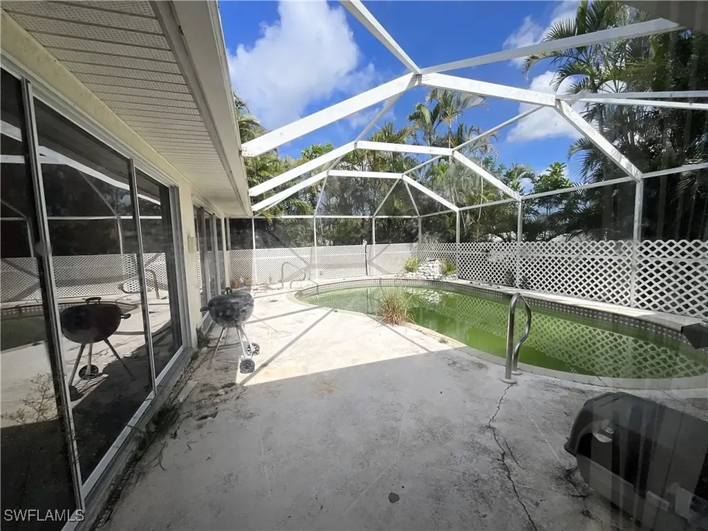 2117 SE 9th Terrace Cape Coral FL 33990