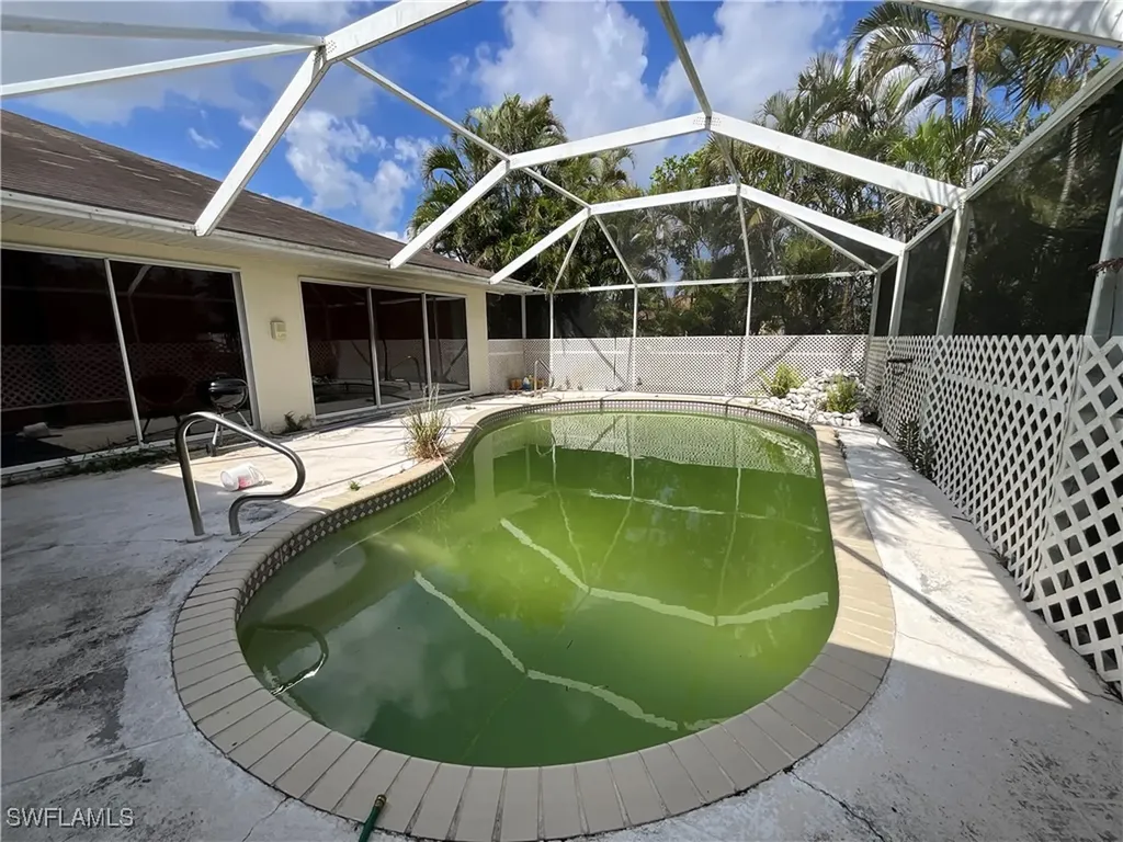 2117 SE 9th Terrace Cape Coral FL 33990