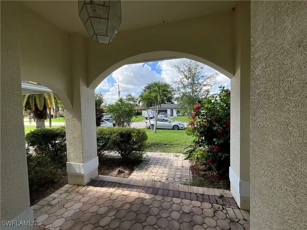 2117 SE 9th Terrace Cape Coral FL 33990