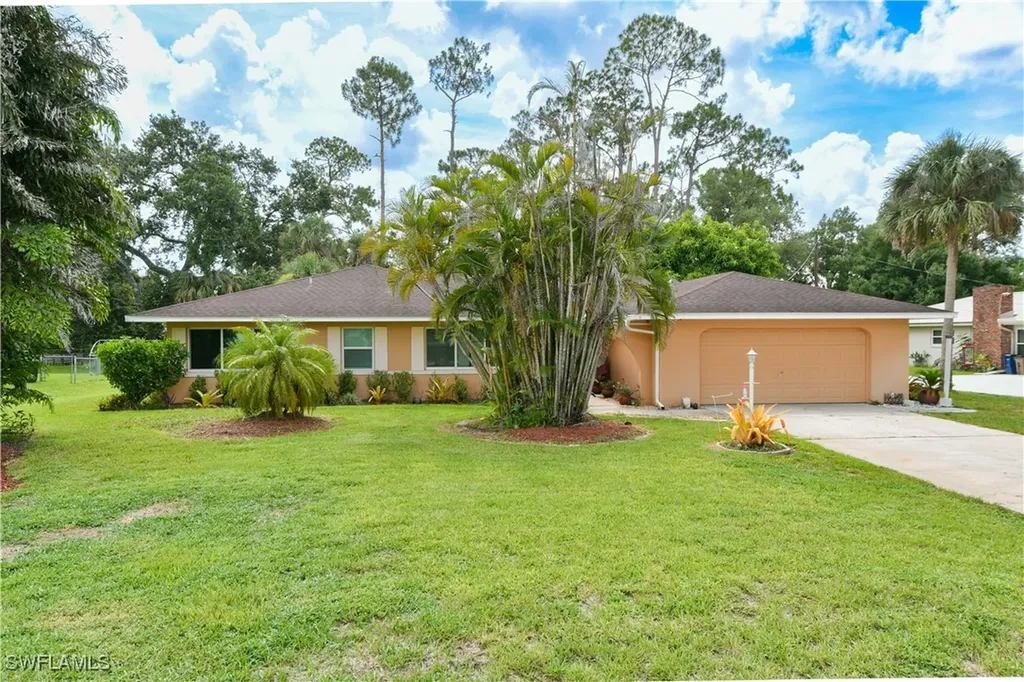 212 Lake Avenue Lehigh Acres FL 33936