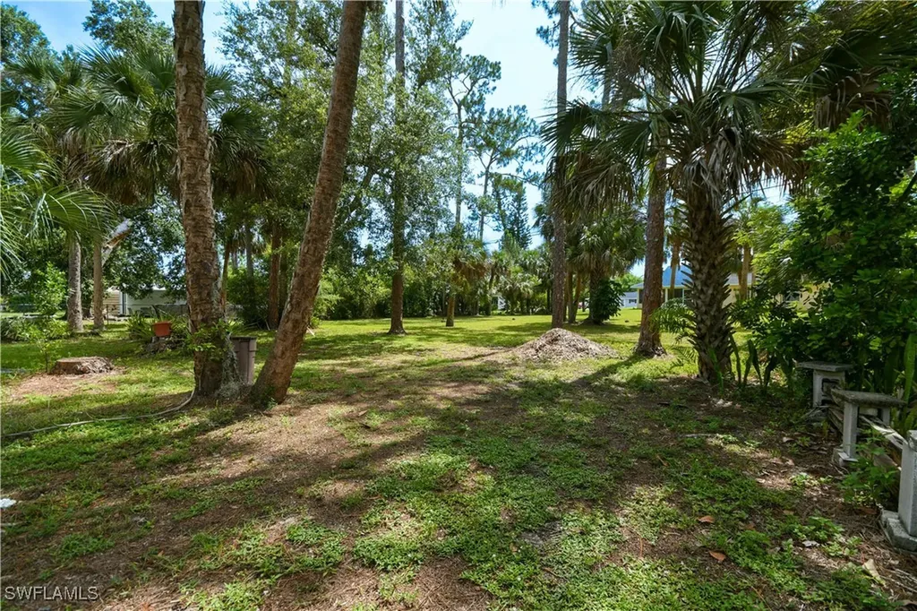 212 Lake Avenue Lehigh Acres FL 33936