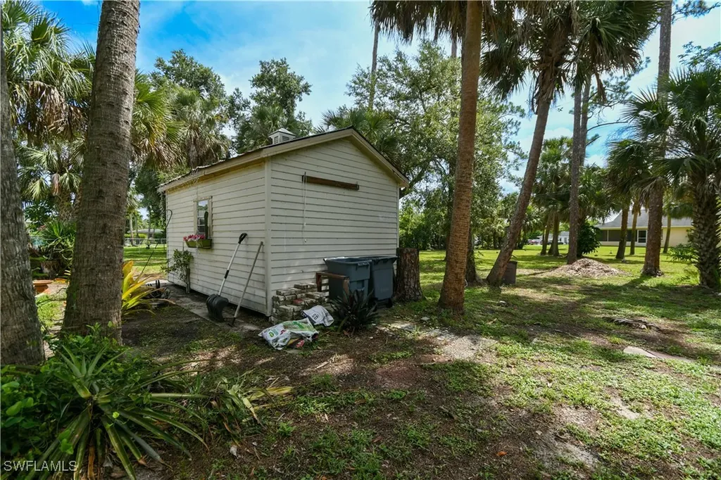 212 Lake Avenue Lehigh Acres FL 33936