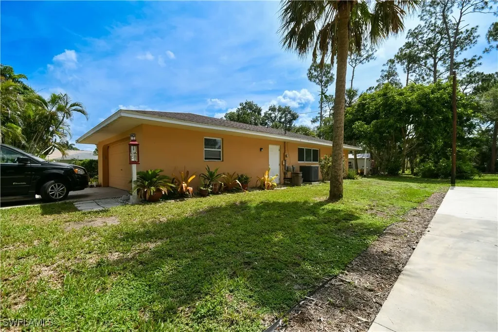212 Lake Avenue Lehigh Acres FL 33936