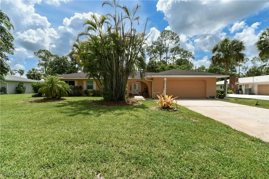 212 Lake Avenue Lehigh Acres FL 33936