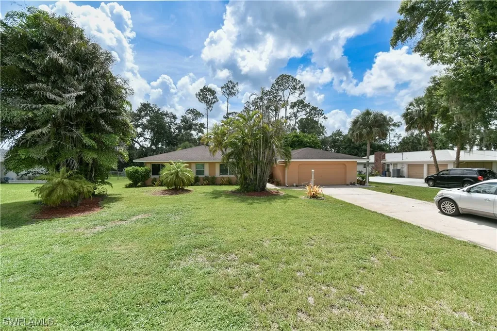 212 Lake Avenue Lehigh Acres FL 33936