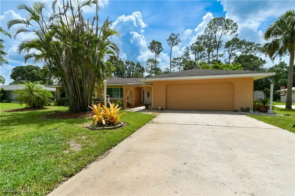 212 Lake Avenue Lehigh Acres FL 33936