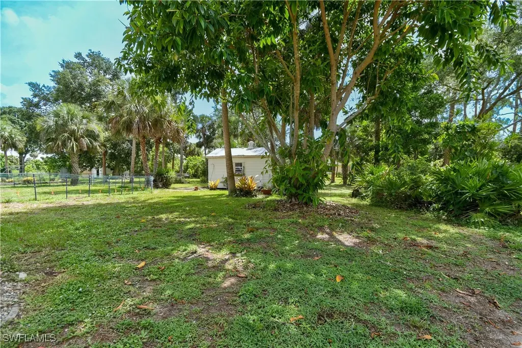 212 Lake Avenue Lehigh Acres FL 33936