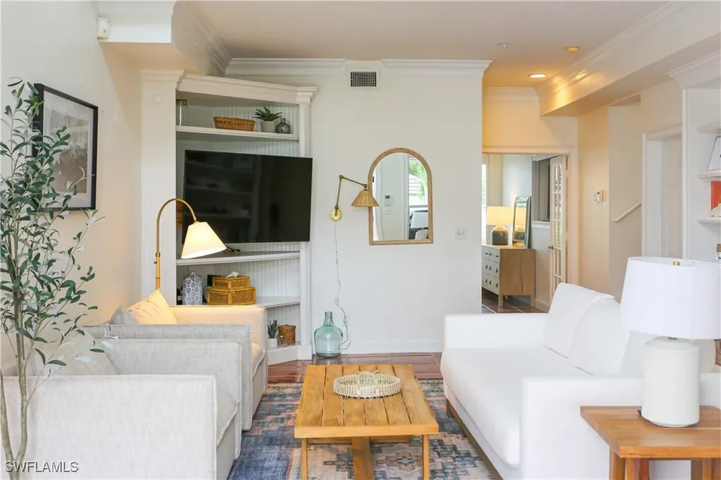 1136 6th Street S Naples FL 34102