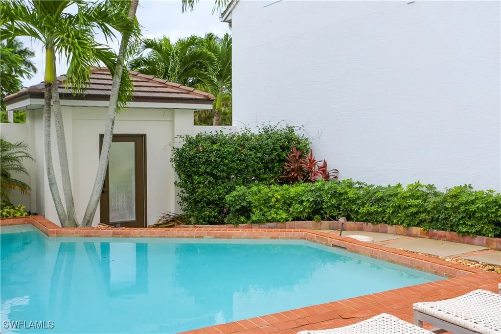 1136 6th Street S Naples FL 34102