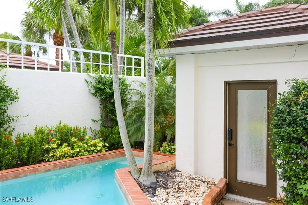 1136 6th Street S Naples FL 34102