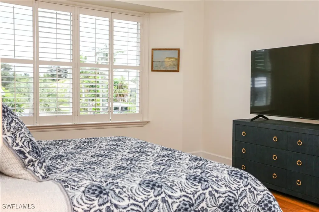 1136 6th Street S Naples FL 34102