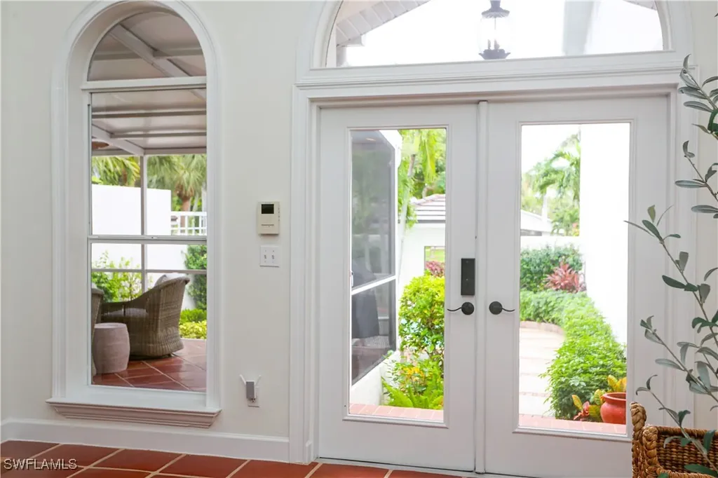 1136 6th Street S Naples FL 34102