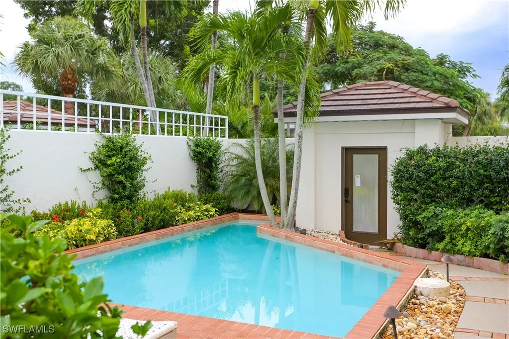 1136 6th Street S Naples FL 34102