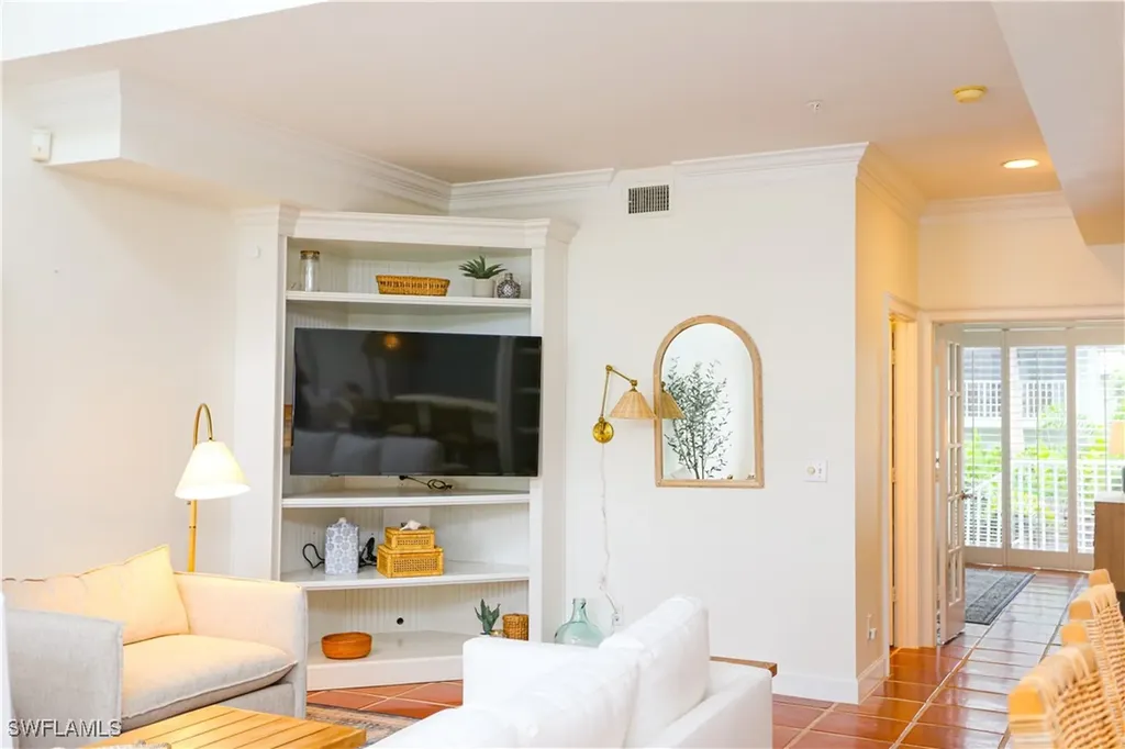 1136 6th Street S Naples FL 34102